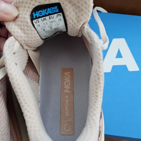Hoka Clifton 9 women's size 7 - Picture 8 of 15